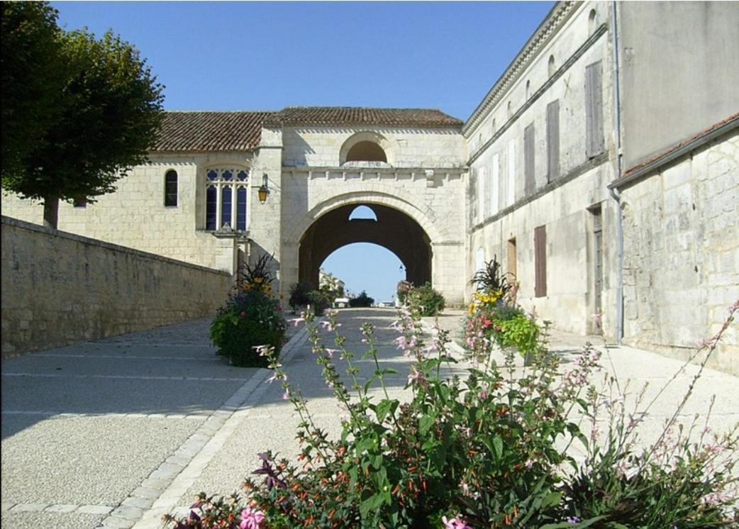 Maison De Campagne Cosy Pons Exterior foto